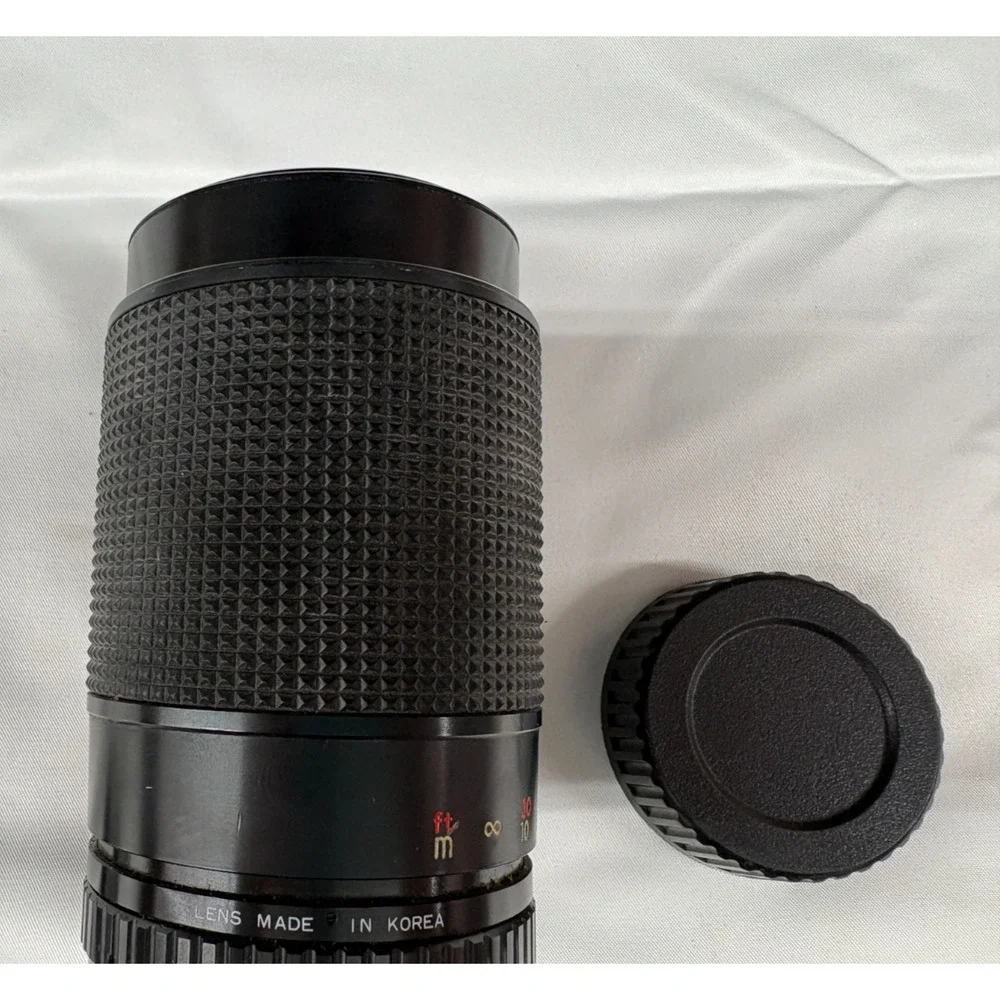 Sakar MC Auto Zoom 80–200mm F4–5.6 Telephoto Lens K Mount With Caps Untested